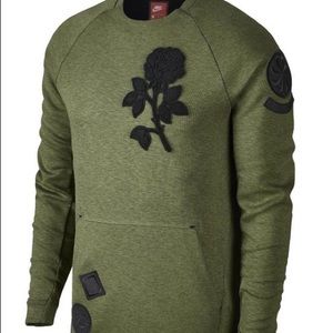 Nike Green Sportswear Tech Fleece